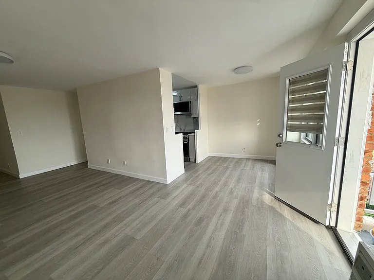 14430 Roosevelt Ave #601 — Photo 13
