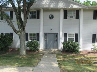 2 Locust Ct, Fishkill, NY 12524