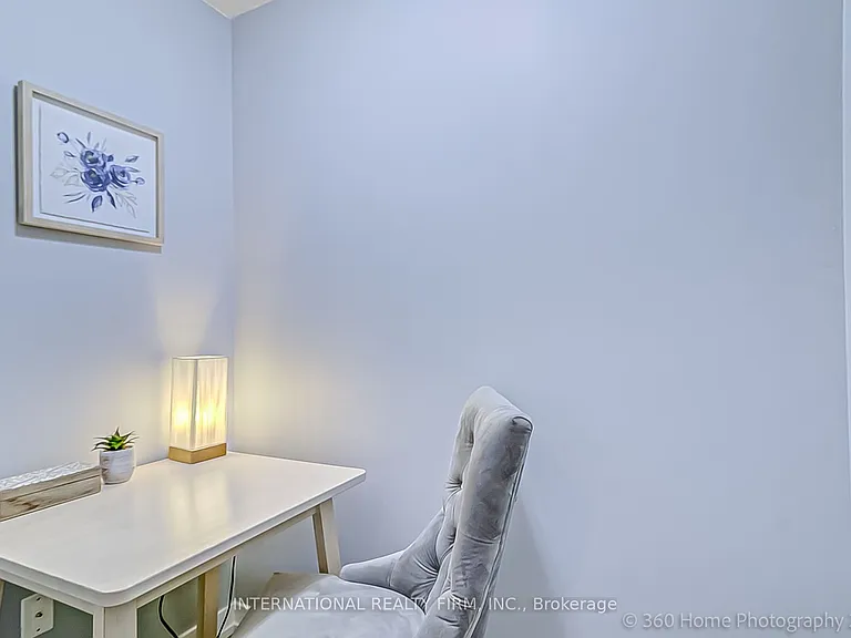 1420 Dupont St #911 — Photo 18