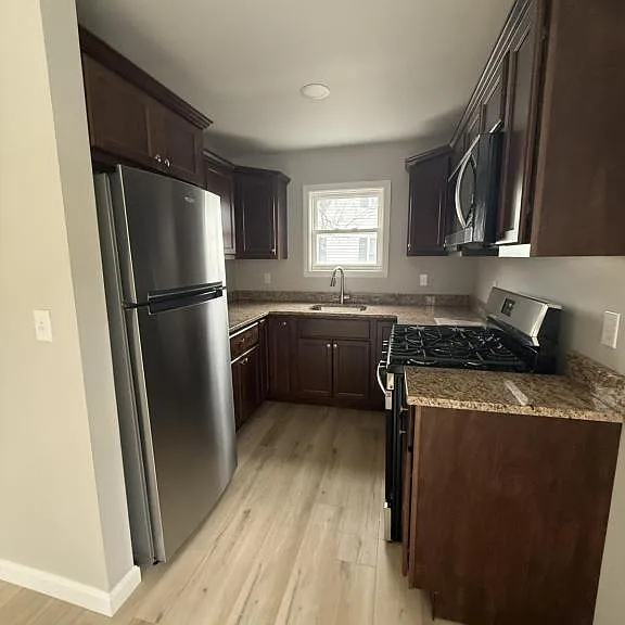 223 Davis St — Photo 6