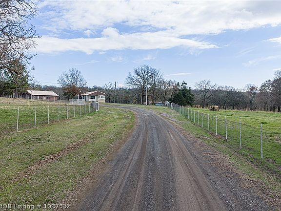 4th image of 2408 Reeves Rd