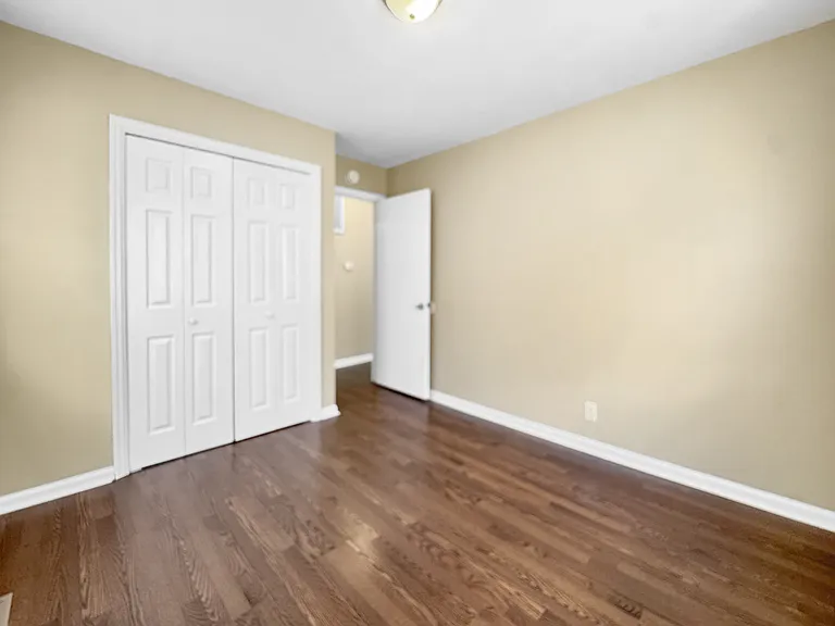 1727 Covert Ave — Photo 10