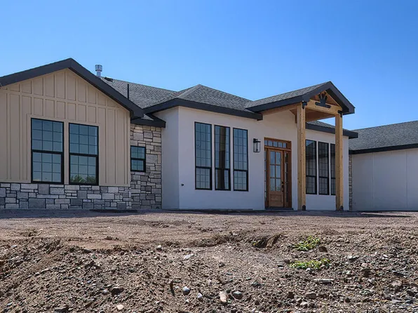 6035 Dusty Prints Rd, Las Cruces, NM 88007