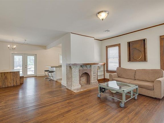 3rd image of 1134 NW 40th St