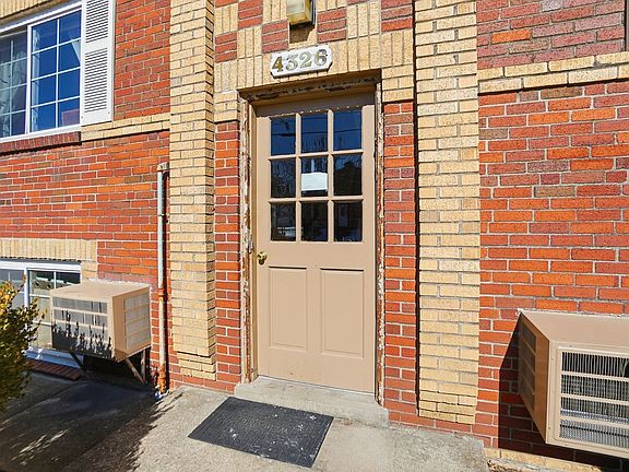 3rd image of 4326 Oakwood Ave #6