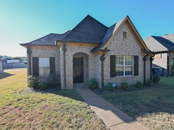 8905 Macon Rd, Cordova, TN 38018
