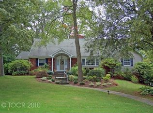 493 Ivy Ln, Wyckoff, NJ 07481