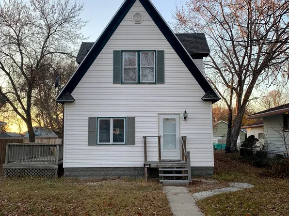 513 7th St SE, Watertown, SD 57201