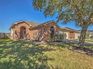 699 Columbia St, Alvin, TX 77511