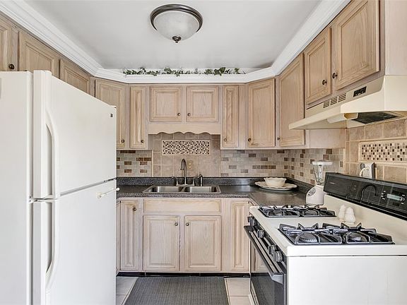 5th image of 129 Penn Woods Dr