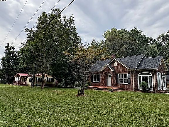 3rd image of 205 Reid Rd
