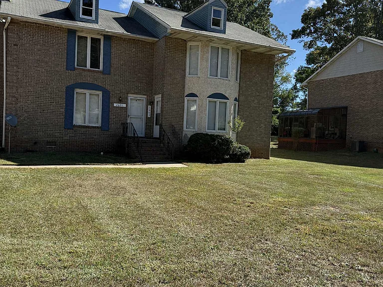 2603 Golfview Ter SE — Photo 1