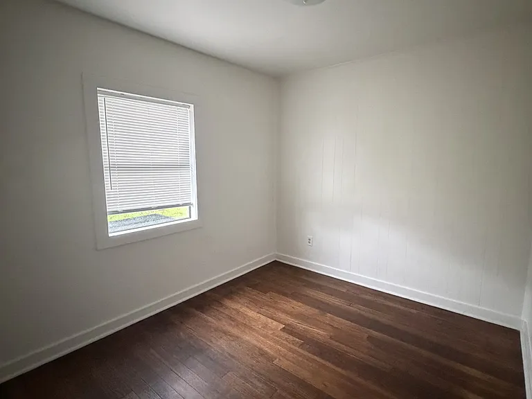 305 W Dewey Ave — Photo 6