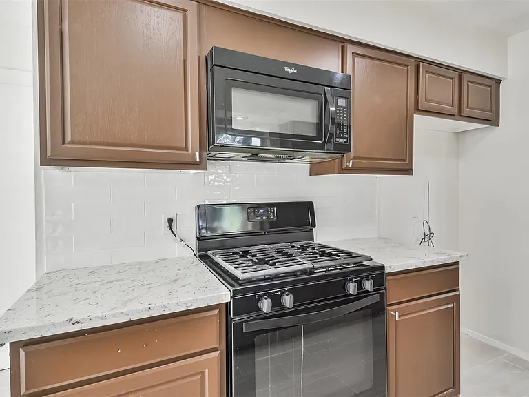 9719 Halkirk St — Photo 11