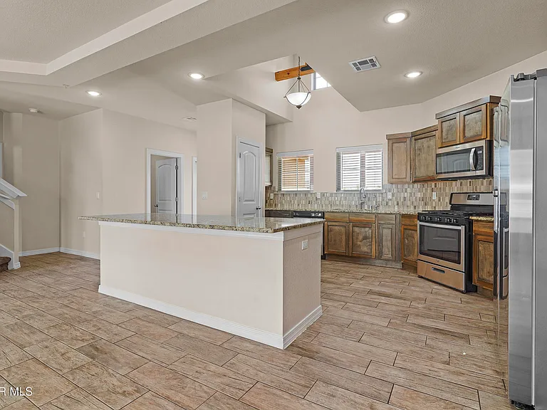 618 Rafael Marmolejo St — Photo 9