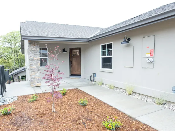 2710 Commons Pl, Auburn, CA 95603