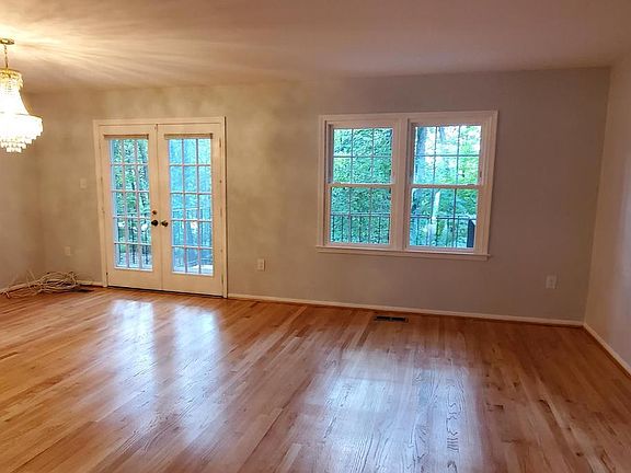 4th image of 7881 Heatherton Ln