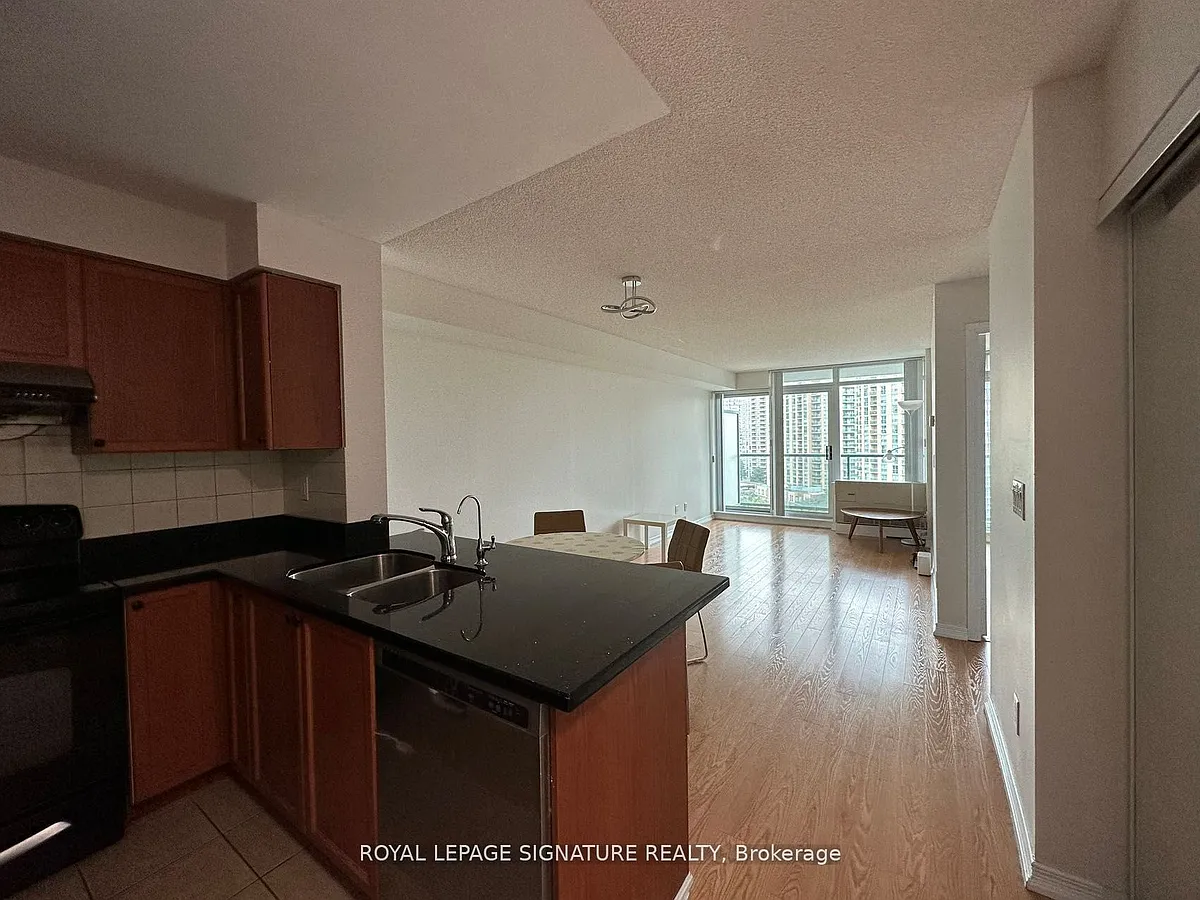 Building Photo - 5500 Yonge St #1201