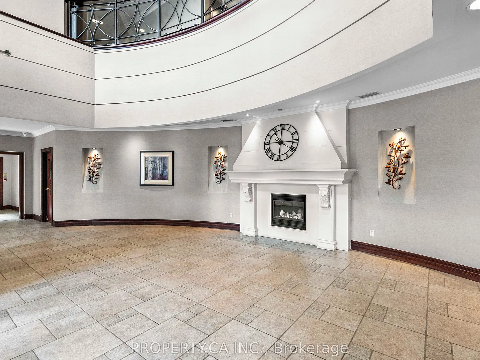 Parkway Place — Photo 4