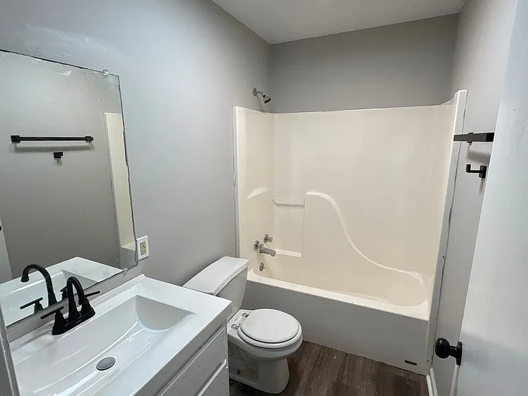 1270 Fairground Rd — Photo 7