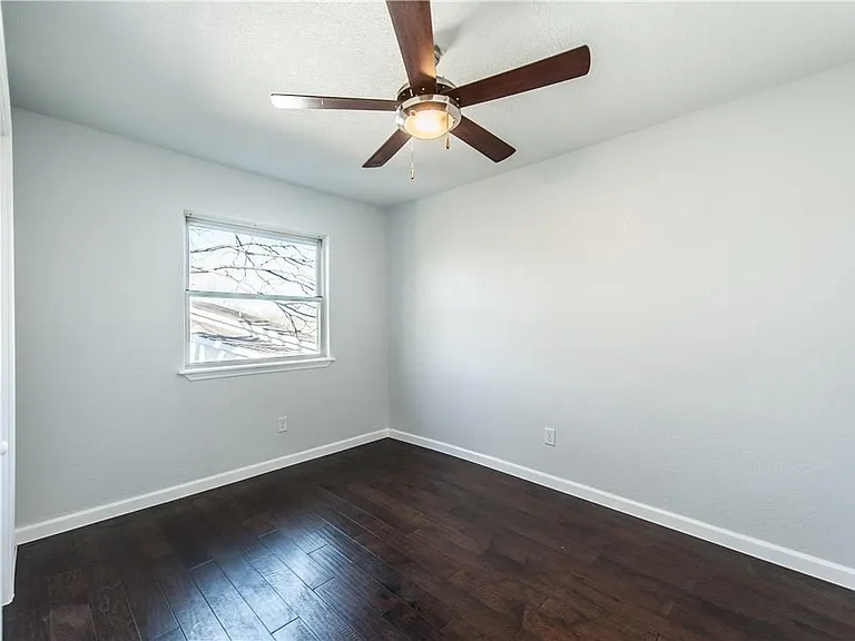 3117 Abbey Ct — Photo 2