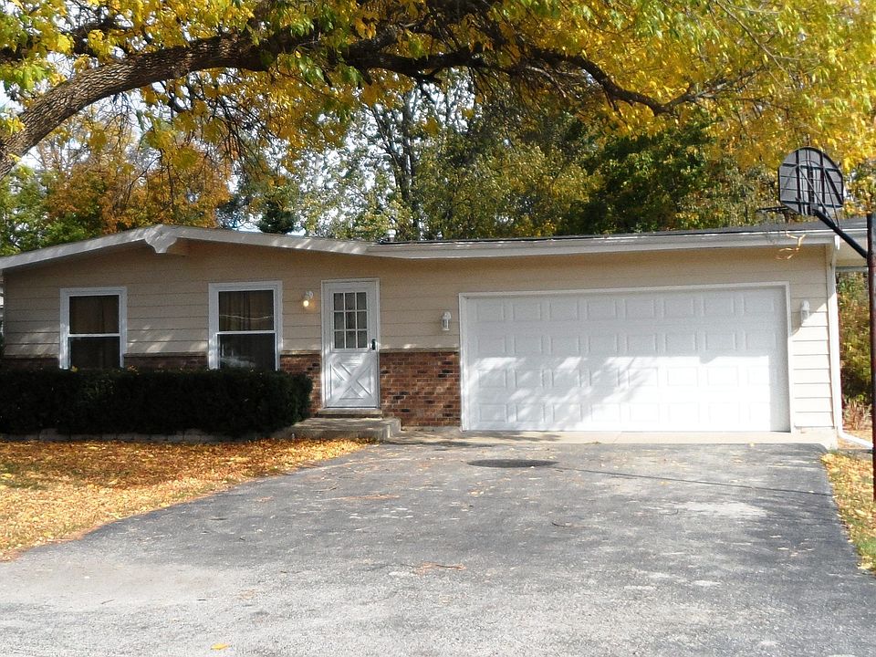 1st image of 383 Oakwood Dr