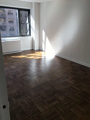 Rented by Solil Management | media 9