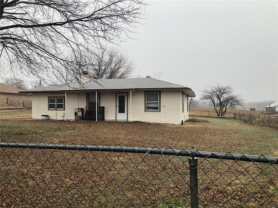 2nd image of 16385 SE 15th St