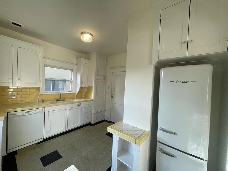 1715 Rodney Dr #1 — Photo 16