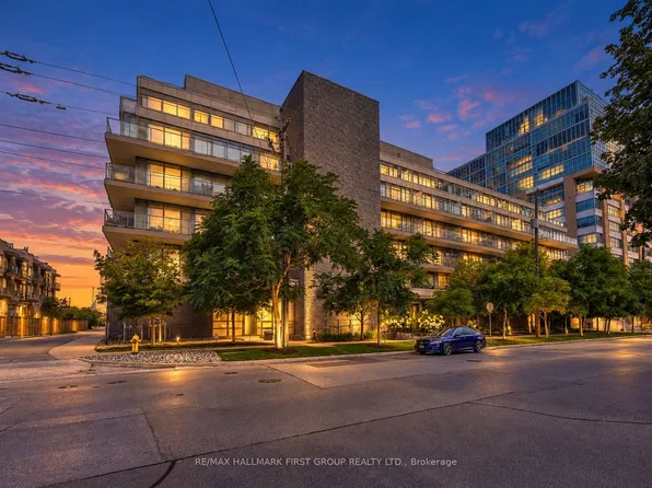 8 Fieldway Rd #505, Toronto, ON M8Z 0C3