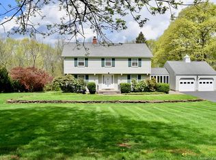 10 Juniper Rd, Bloomfield, CT 06002
