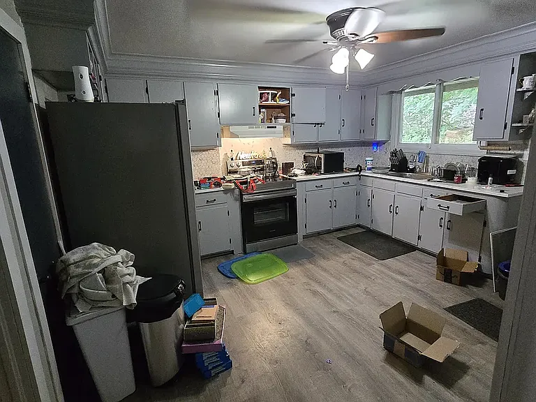 1200 S Main St #1 — Photo 7