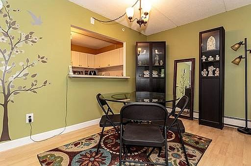 5th image of 32 Whites Ave #F3304
