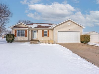 1270 Woods Dr, Sedalia, MO, 65301