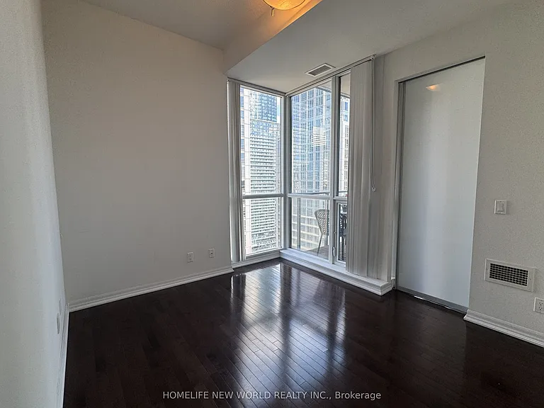 770 Bay St #Penthouse 206 — Photo 16