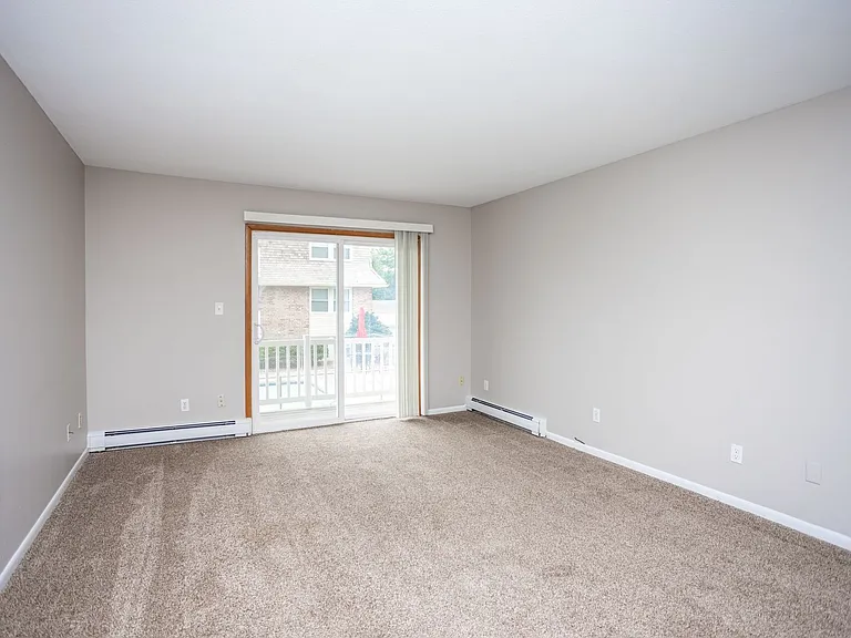 Windsor Chateau - Move in special- FREE GARGAE! — Photo 26