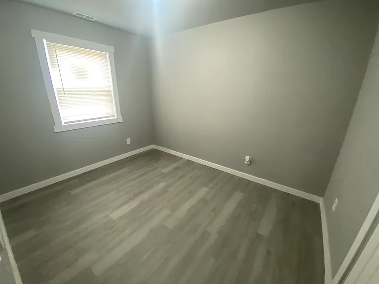 3957 Carolina St — Photo 7