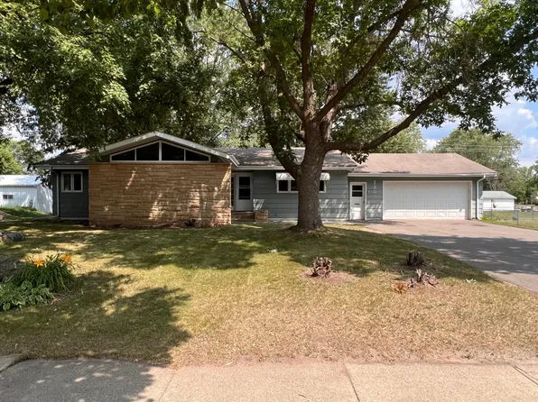 720 4th St NE, Staples, MN 56479
