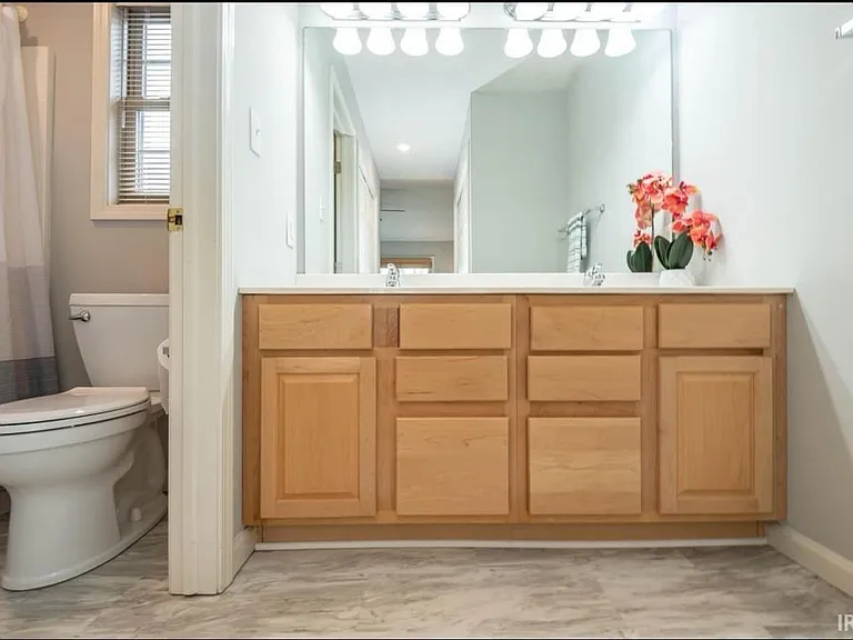 3253 S Southern Oaks Dr — Photo 5