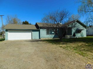 742 NW 62nd St, Topeka, KS 66617