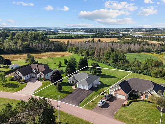3rd image of 48 Donald Dr