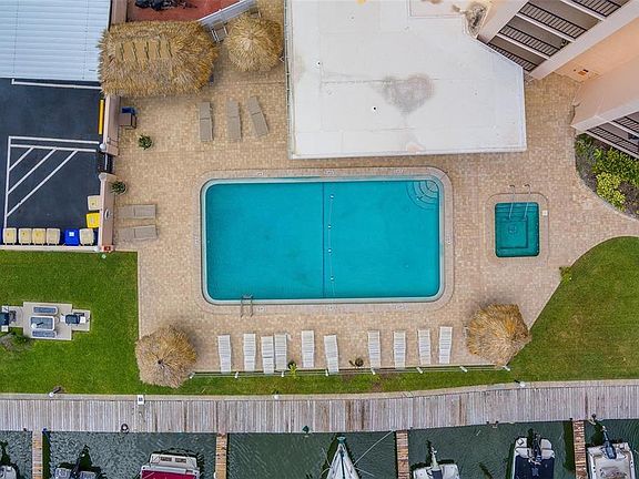 4th image of 51 Island Way APT 909