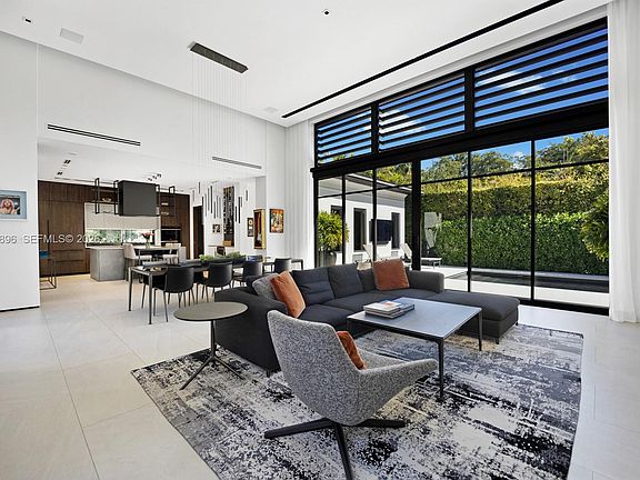 3rd image of 4315 Anderson Rd