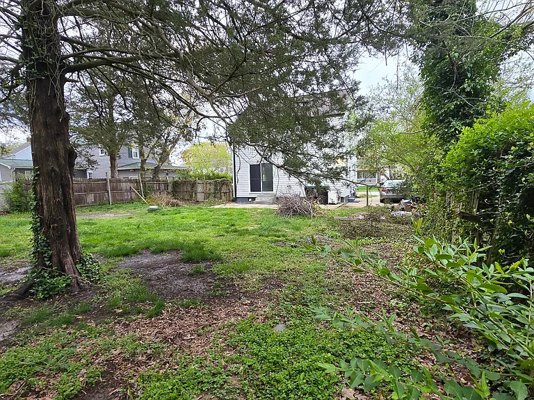 21676 N Essex Dr — Photo 26