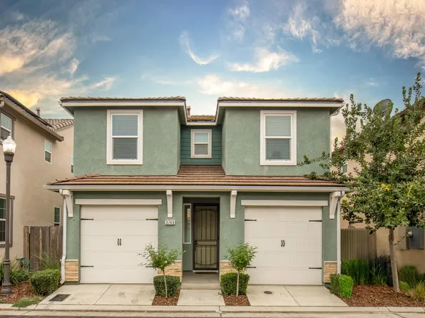 3740 Euphoria Pl, Clovis, CA 93619