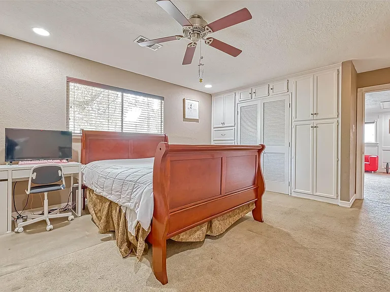 711 Lodgehill Ln — Photo 22
