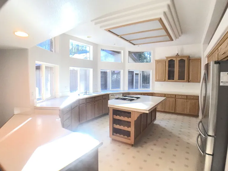 288 Aspen Grv — Photo 12