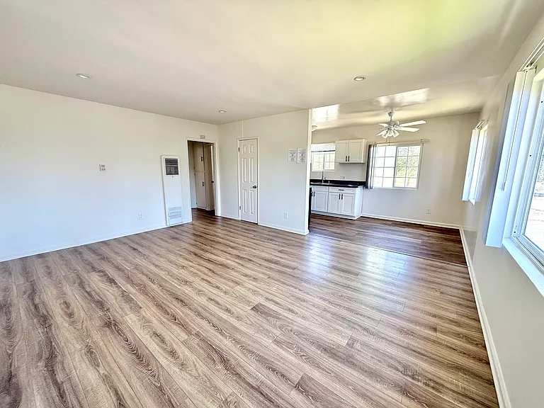 7045 Whitsett Ave #3 — Photo 1