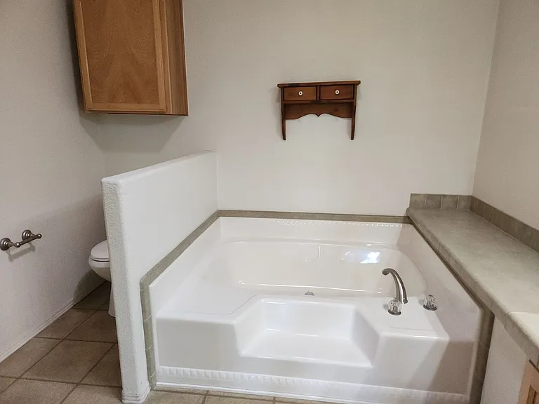 600 N Spruce Cir — Photo 17
