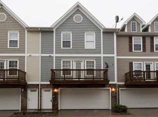 1141 Blackstone Ln, Pleasant Hill, IA 50327